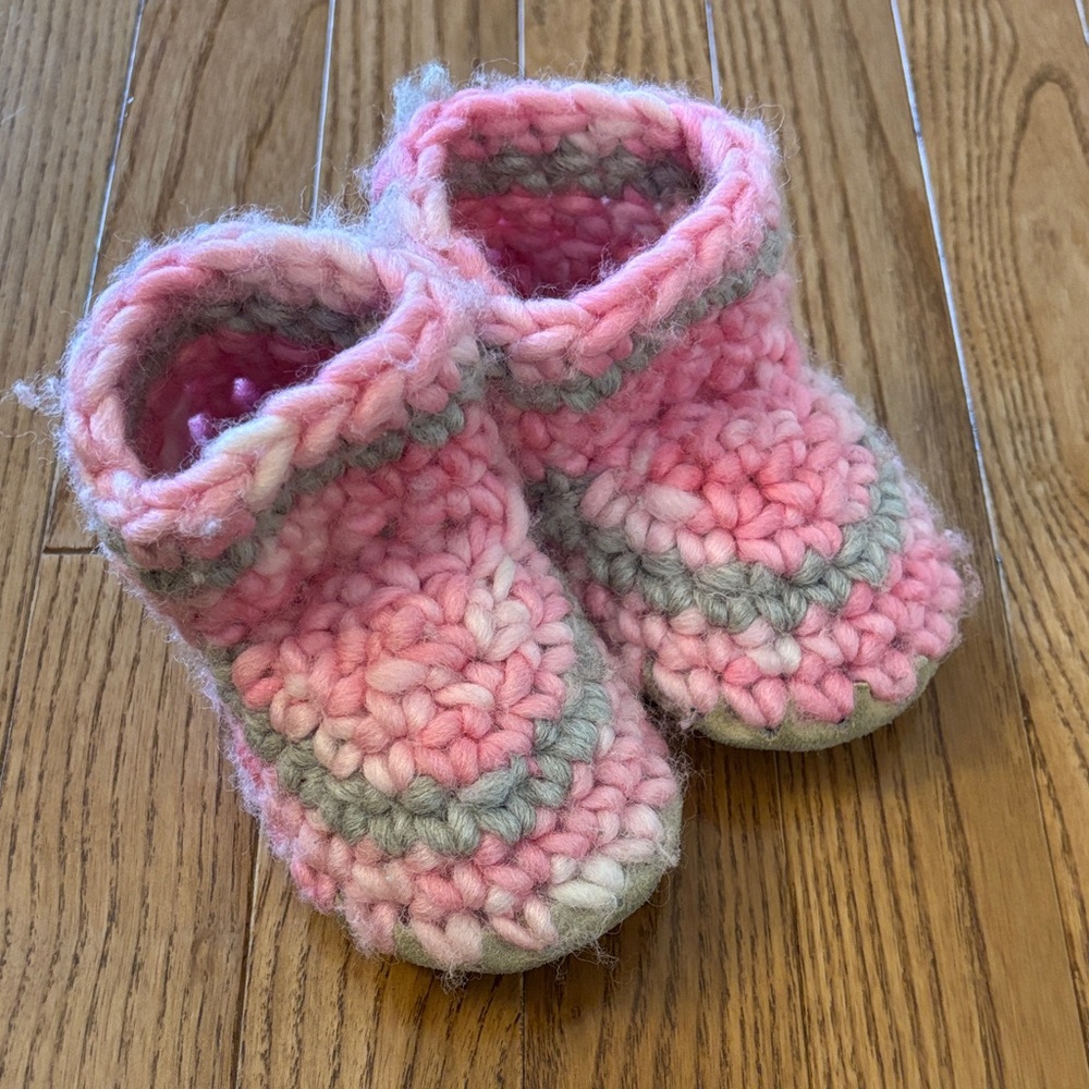 3 for $25 🌸 Cozy Pink and Gray Toddler Padraig Booties